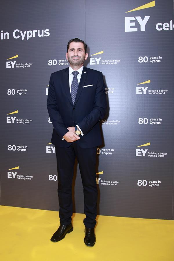 ey10