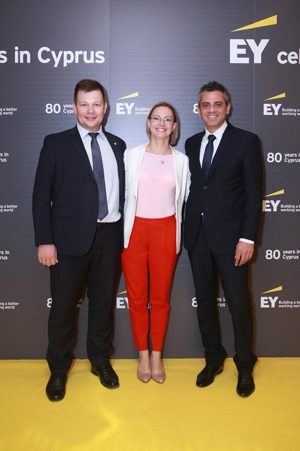 ey13