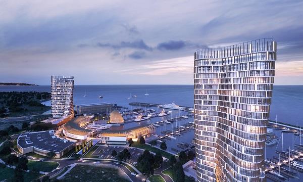 Οι δύο πύργοι της μαρίνας Αγιας Νάπας