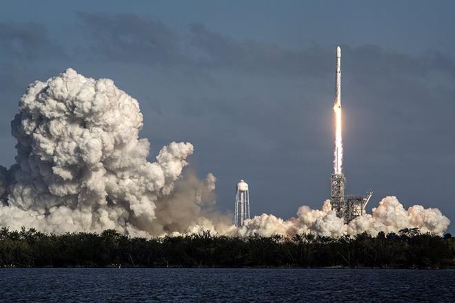 SpaceX Falcon Heavy rocket launch