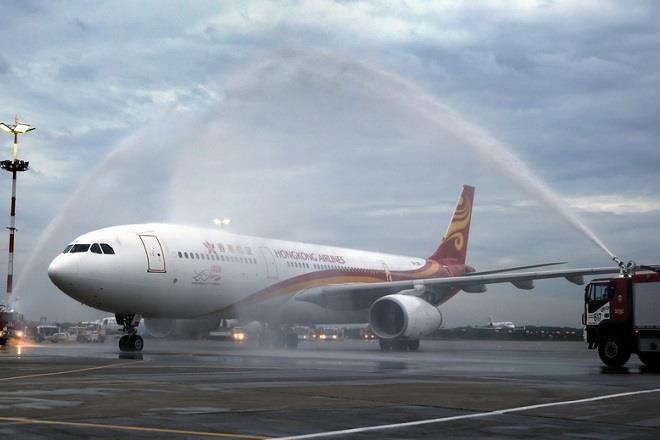 First flight of Hong Kong Airlines from Hong Kong to Moscow
