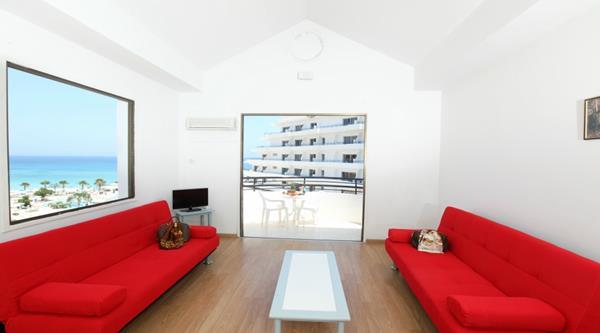 constantinosthegreathotelaptsprotaras