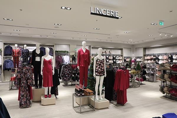 marksandspencermall5