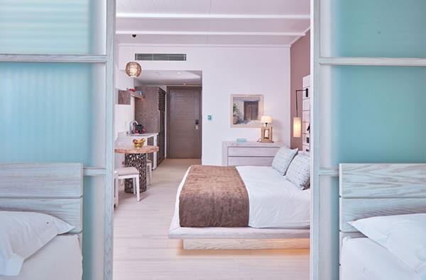 atlanticamarevillageayianaparereopeningfamilyroom
