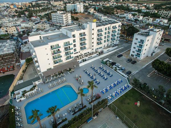 kapetaniosbay