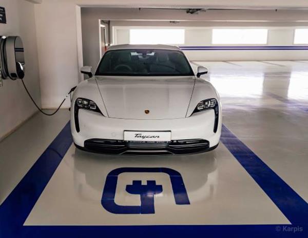 porscheradisson5