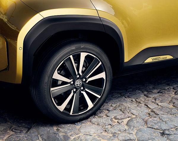 yariscross3