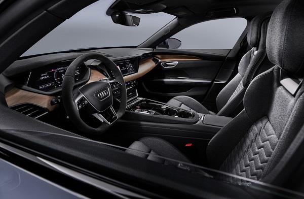 Audi e-tron GT -3