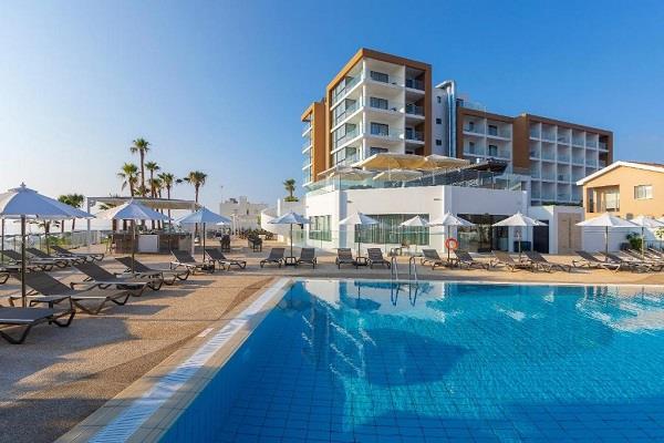 Leonardo Crystal Cove Hotel and Spa by the Sea