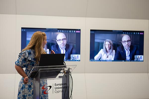 4249613944452296 image