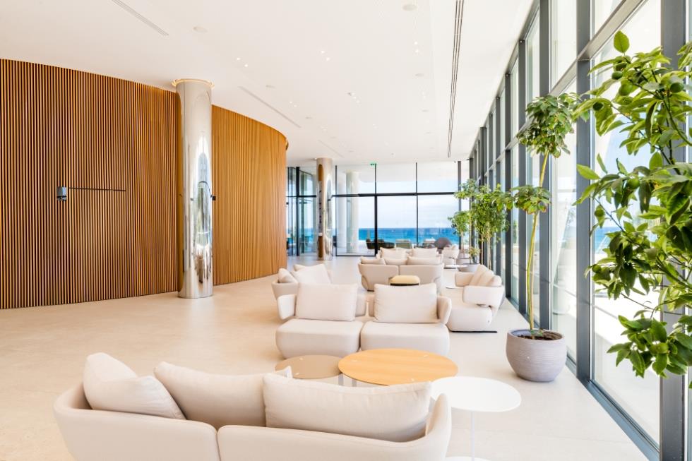 5247533840178371 Lobby Area