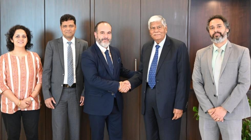 5275084845492670 MixCollage-19-Sep-2025-10-02-AM-932