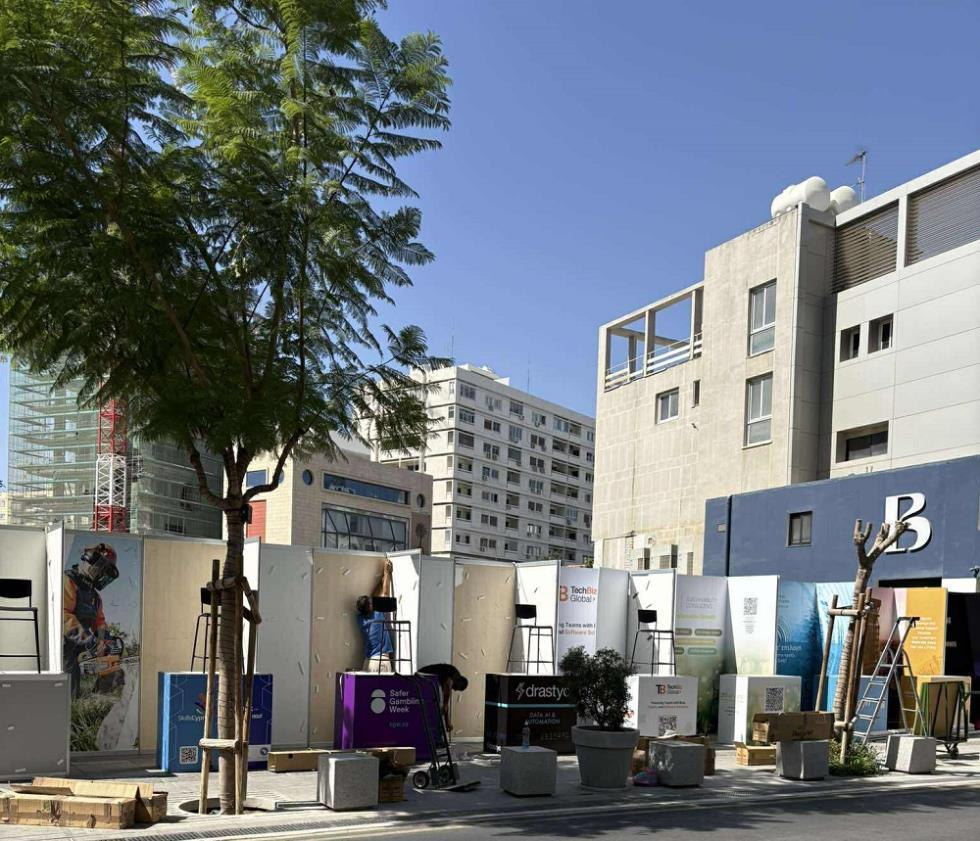 5279525255501669 inspire four