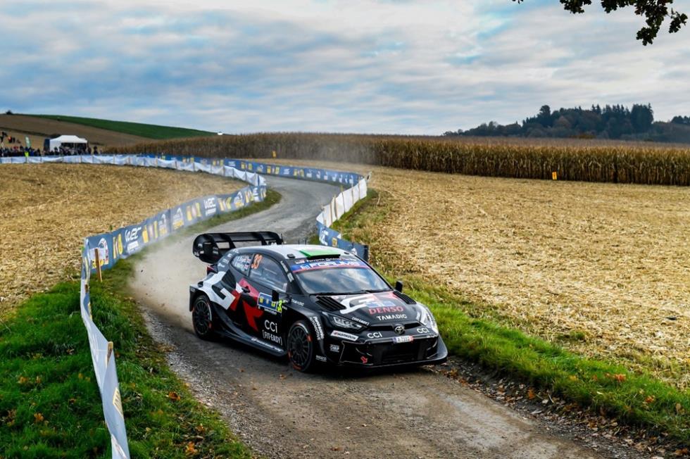 5302808681644521 TOYOTA GAZOO RACING -1
