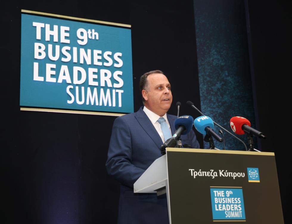 5321689317588650 6A4A1012