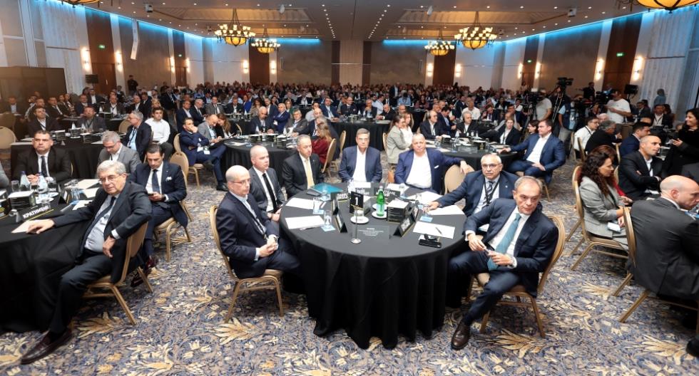 5321689586673546 6A4A1037