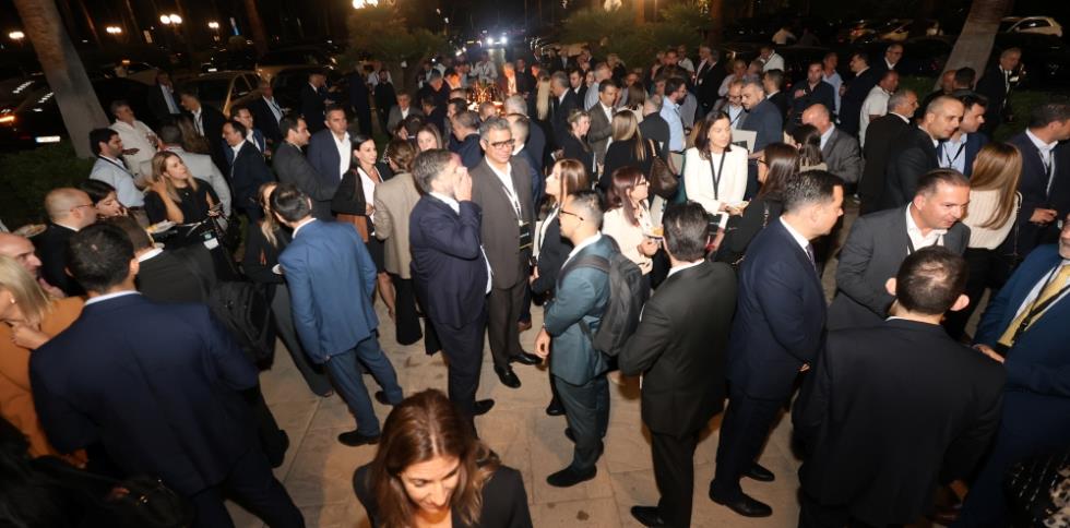 5321689766054480 6A4A1295