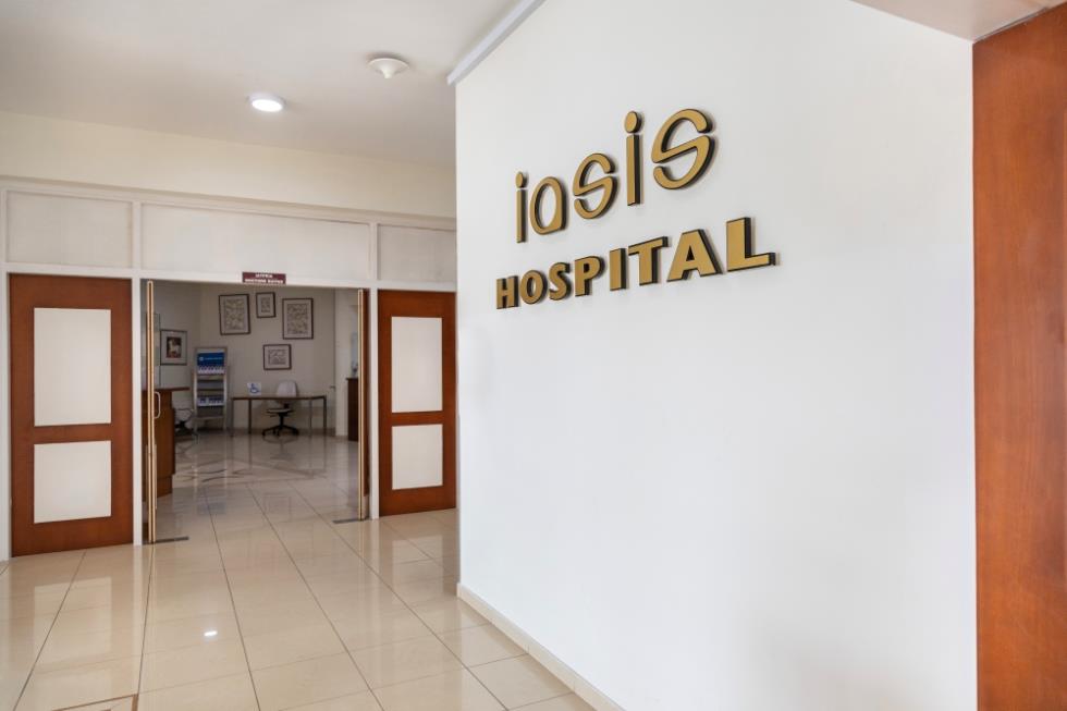 5327136873370500 Main Entrance Sign