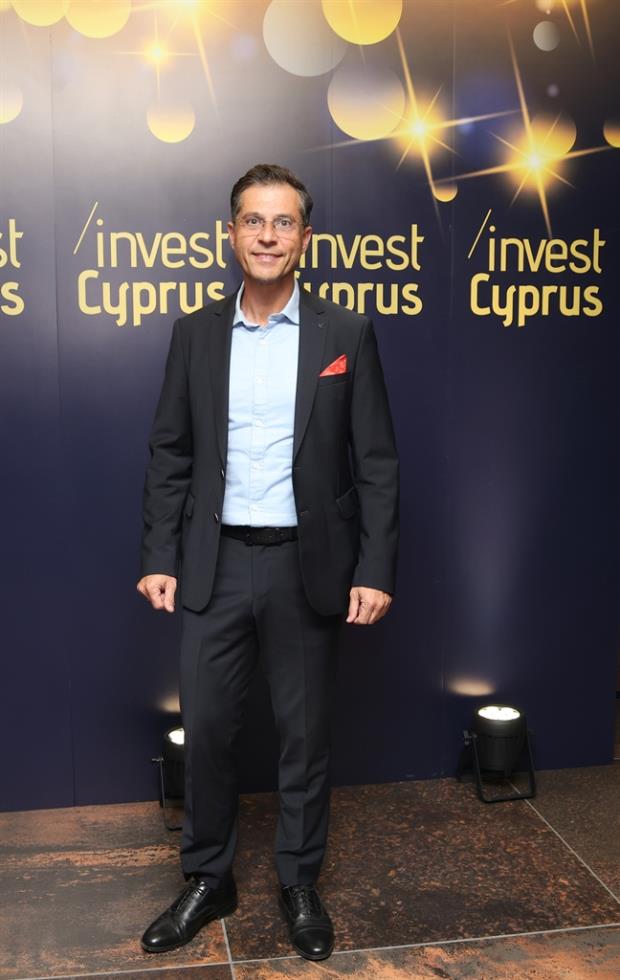 5341650228207612 6A4A9544