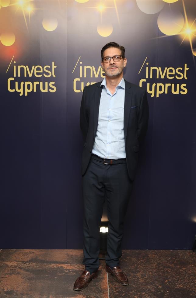 5341653263294841 6A4A9594