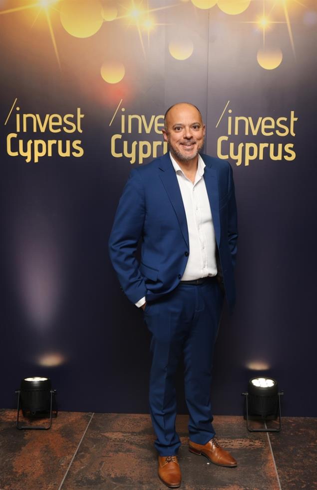 5341654285513151 6A4A9612