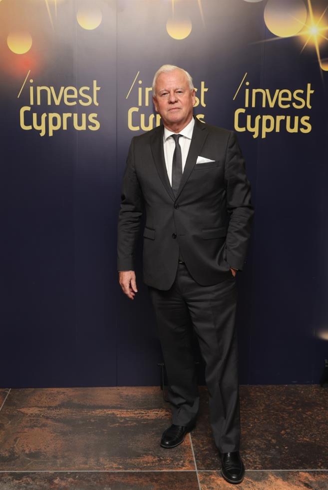 5341655756097045 6A4A9637