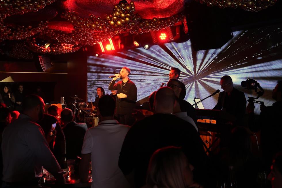 5353114709700386 R62M3077