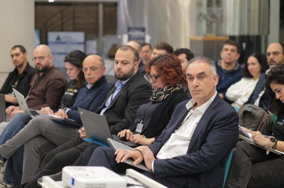 5390883601918449 7N4B9173