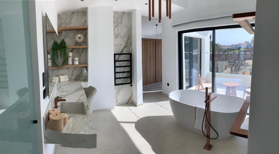 5400389847357296 SIRENA-BAY-LUXURY-SUITES--(1)