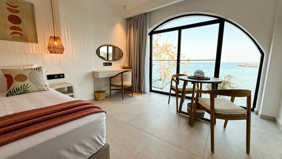 5400390380468202 SIRENA-BAY-LUXURY-SUITES--(10)