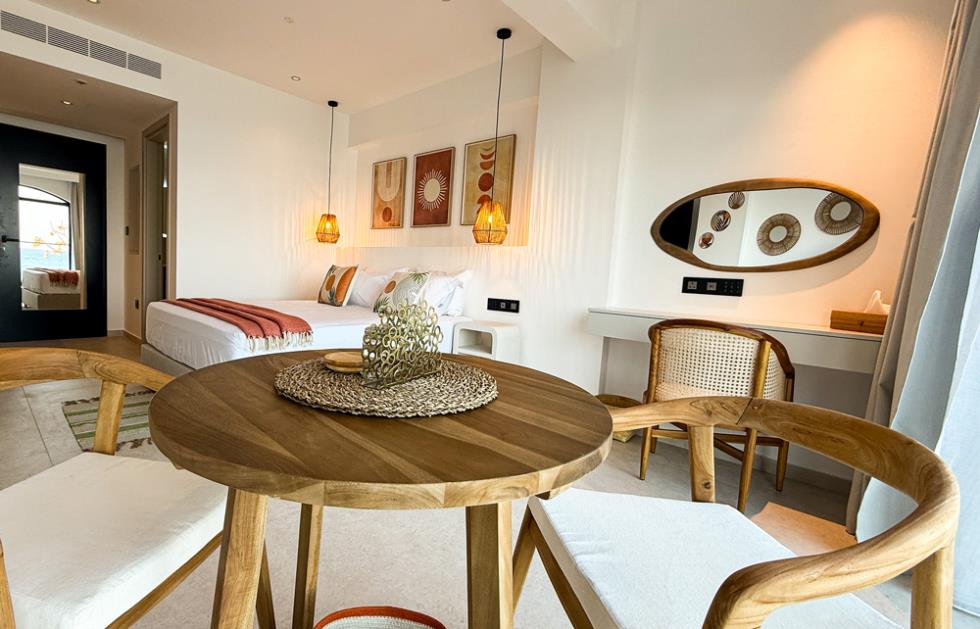 5400390401405537 SIRENA-BAY-LUXURY-SUITES--(9)