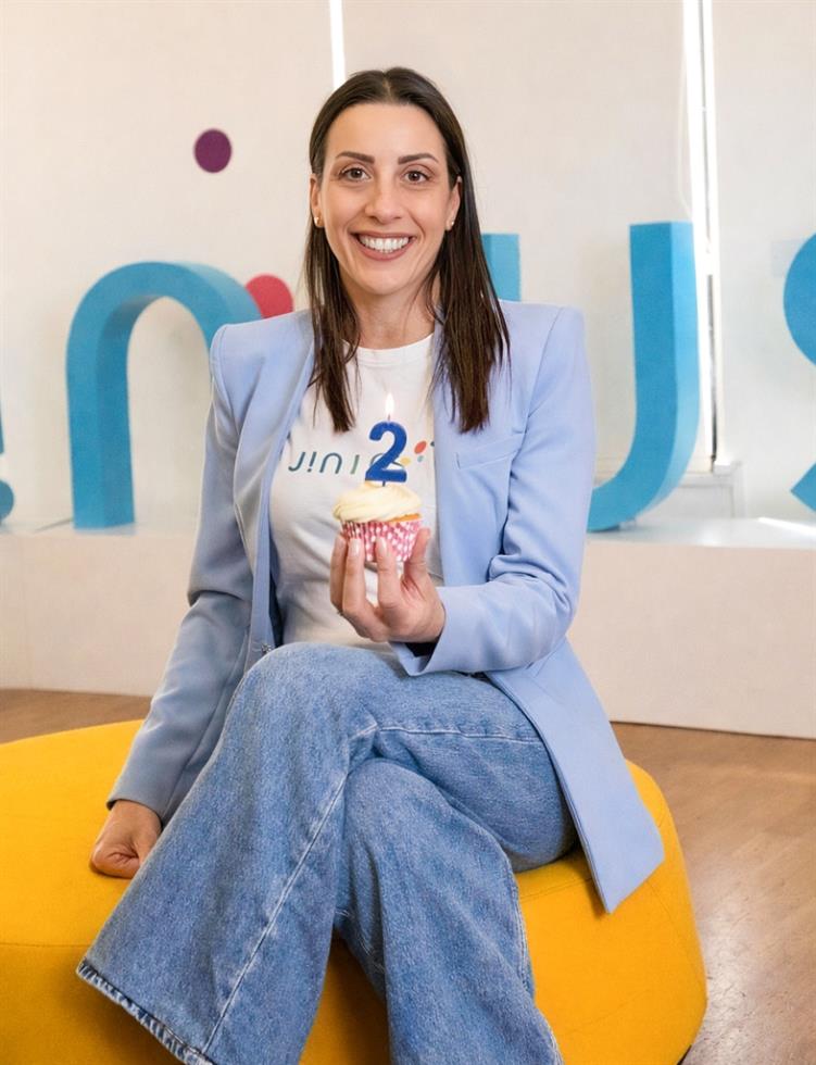 5423804029910878 Elena Meli - Jinius