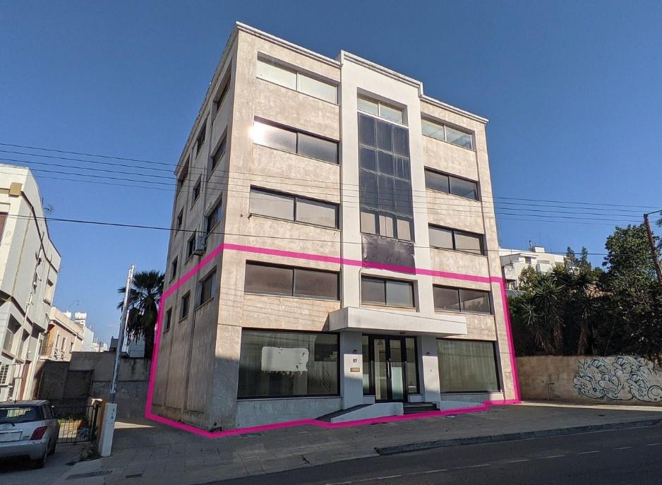 5430632956027612 7. Πολυχρηστικός ισόγειος χώρος με πατάρι 