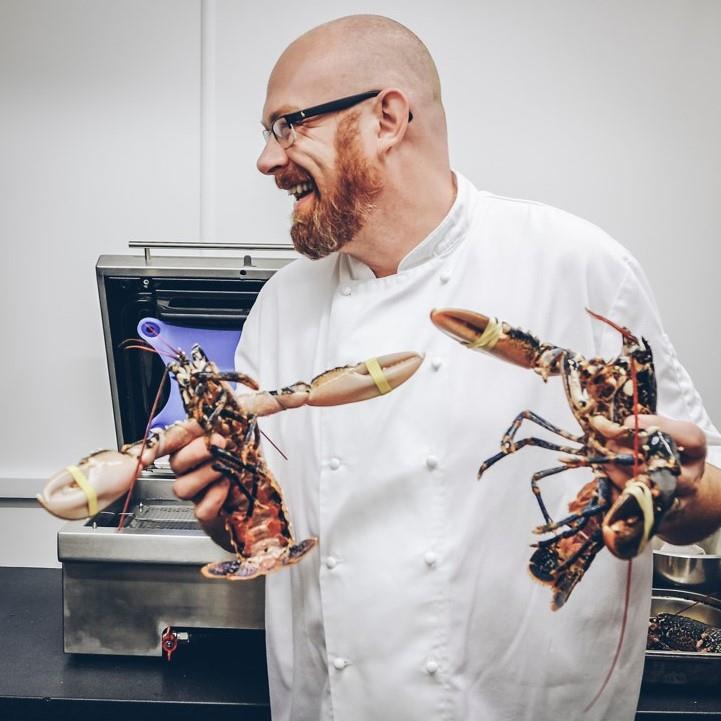 5460871587312863 Simon Hulstone 1
