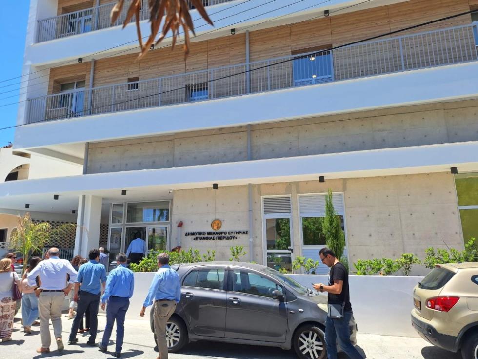5525641320664459 4.Μέλαθρο