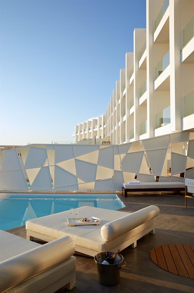 5550054769571283 Nikki Beach Room&Suites (10)