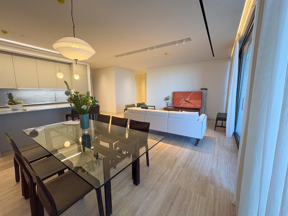 5577636626462274 Landmark Residences Living Area